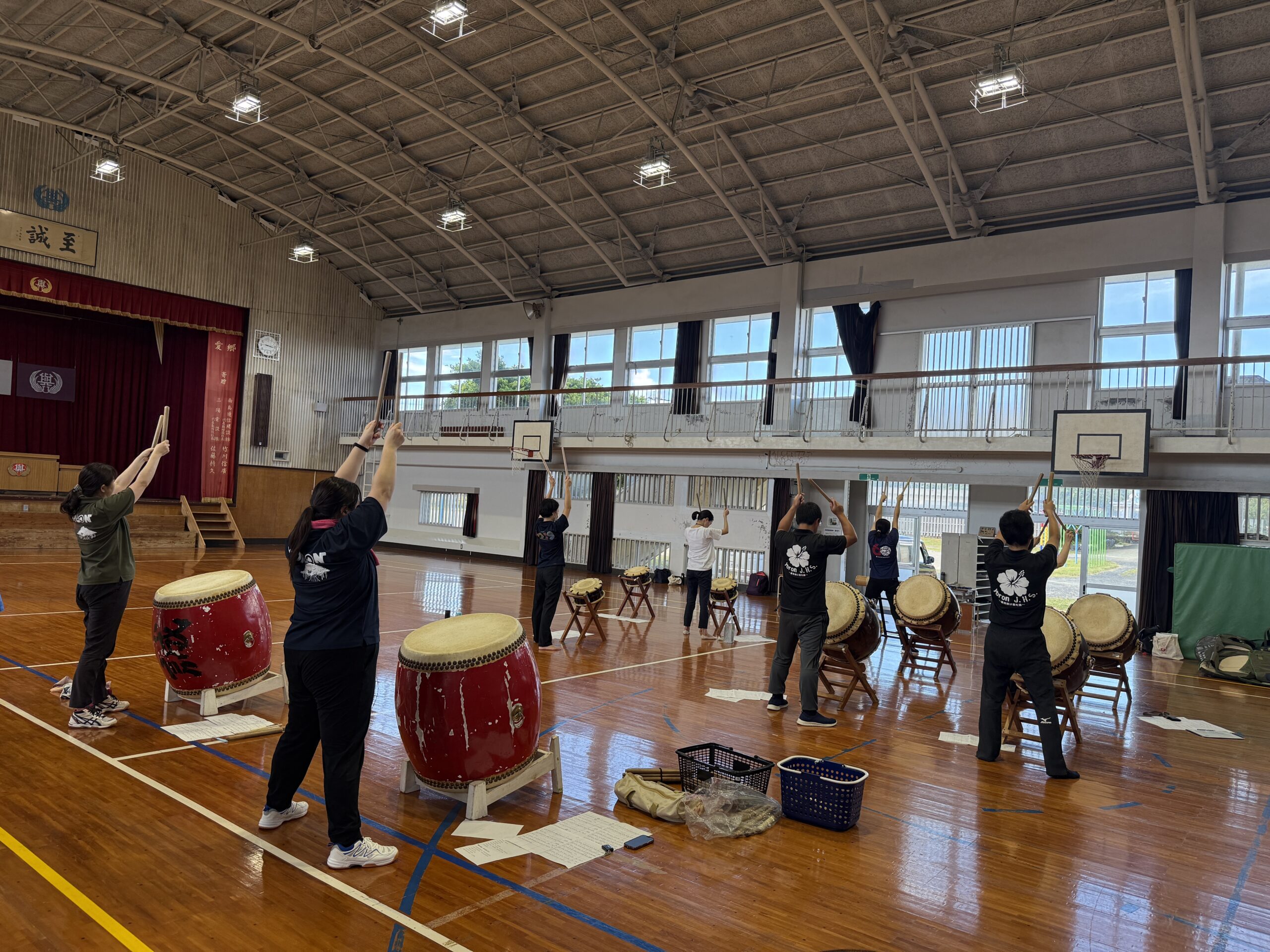 「ゆんぬ学」教職員研修　和太鼓体験 写真