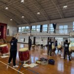 「ゆんぬ学」教職員研修　和太鼓体験 写真