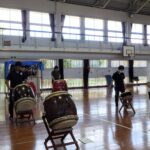 「ゆんぬ学」教職員研修　和太鼓体験 写真