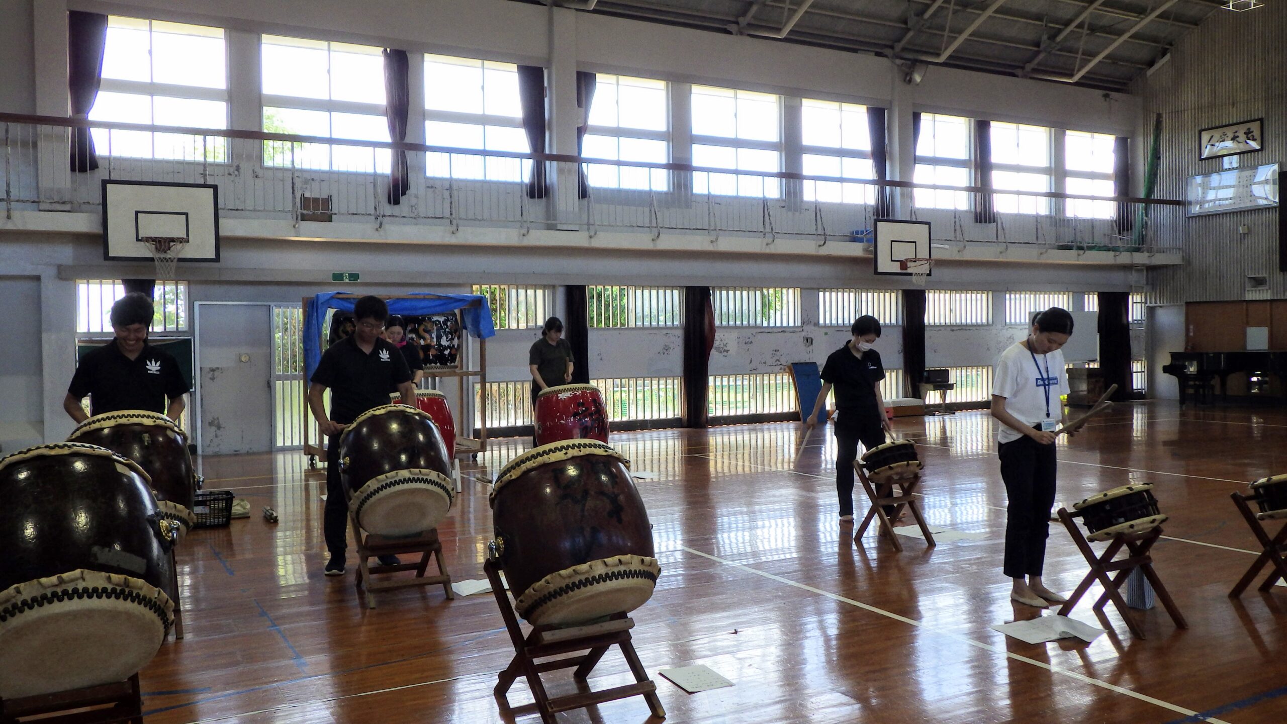 「ゆんぬ学」教職員研修　和太鼓体験 写真